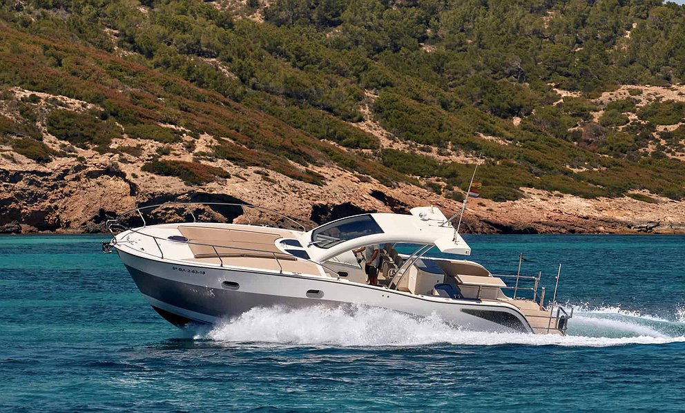 ASTROMAR XSEA 42 di Lizard Boats a Ibiza
