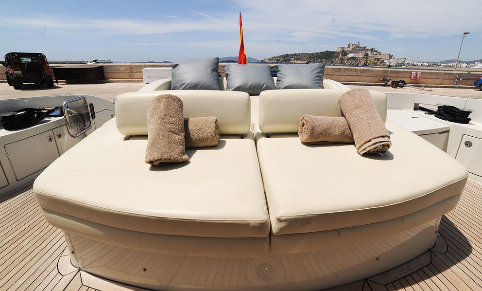 AZIMUT 68 di Lizard Boats a Ibiza