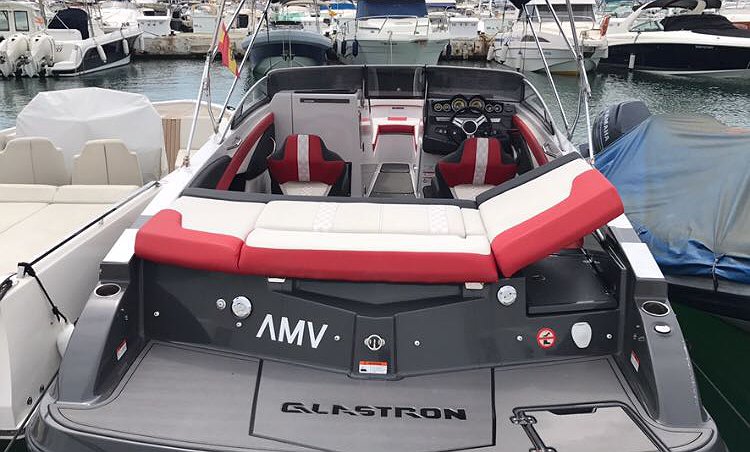 GLASTRON GTS 245 di Lizard Boats a Ibiza