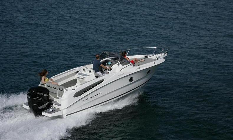 KARNIC SL 702 di Lizard Boats a Ibiza