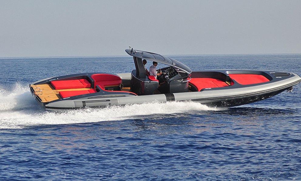 PIRELLI PZERO de Lizard Boats en Ibiza