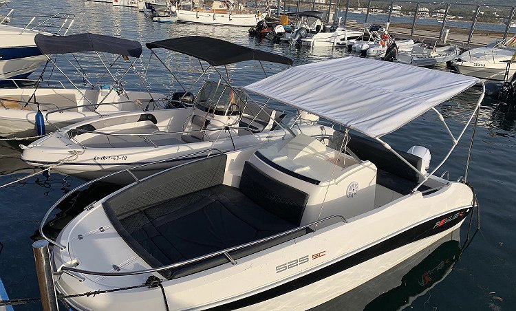 REMUS 525 di Lizard Boats a Ibiza