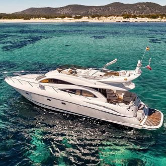 Boat with skipper SUNSEEKER MANHATTAN 56