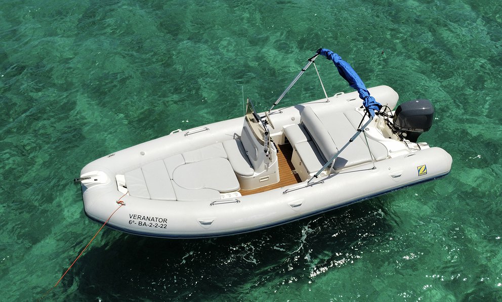 VÍDEO] Alquiler de barco en Dénia: Zodiac Medline 2