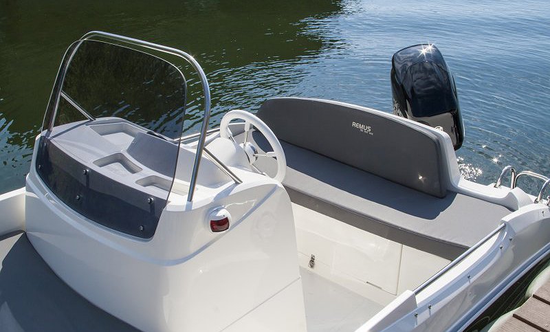 REMUS 450 de Lizard Boats en Ibiza