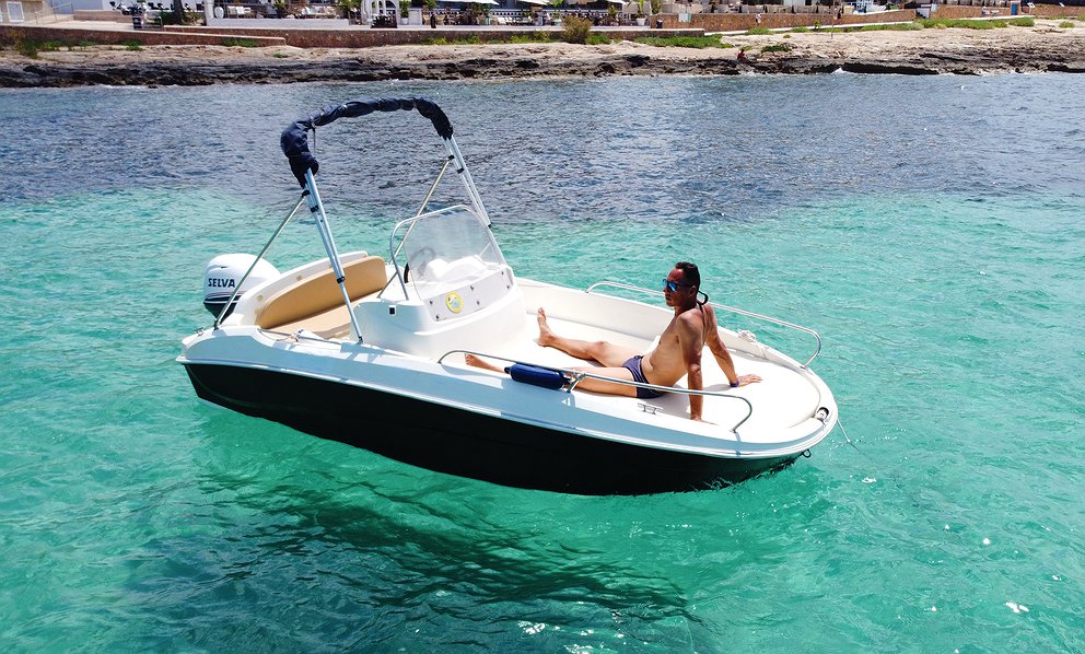 REMUS 450 de Lizard Boats en Ibiza