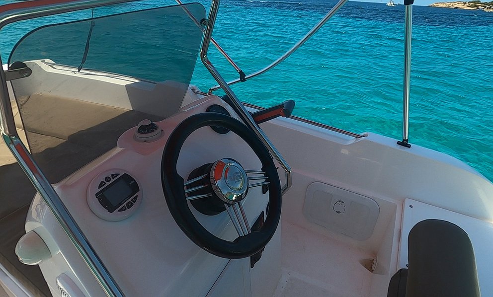 V2 5.0 de Lizard Boats en Ibiza